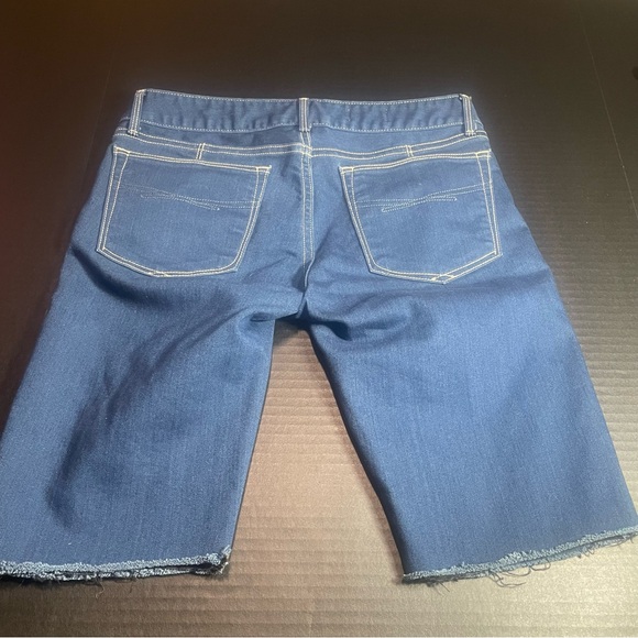 NWOT Gap Denim cut off Jean shorts 26/2 regular never worn Buy cheap off season! - Picture 10 of 11
